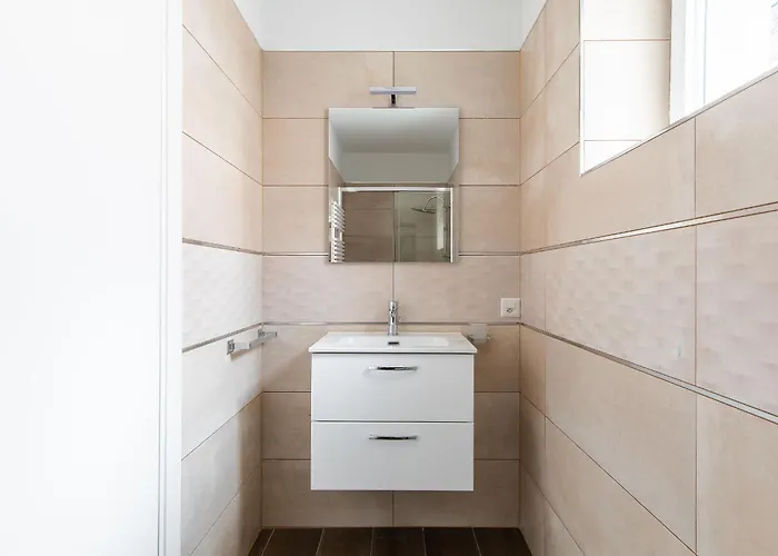 Maraini 35 By Quokka 360 - Strategic Location Near Station Apartman *